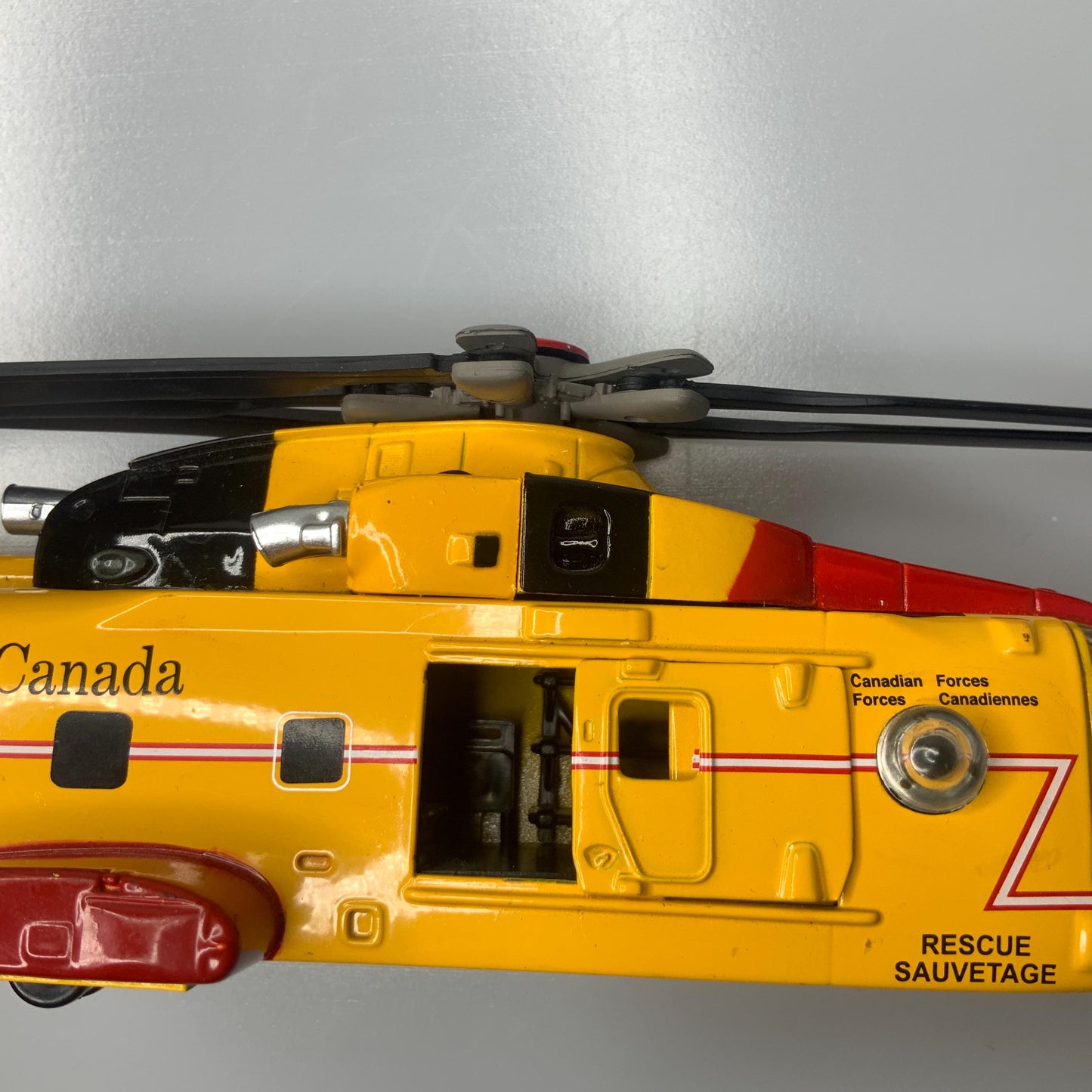 NewRay Canadian Forces Coast Guard Agusta Helicopter Scale 1:72 Discontinued. Free Ship Canada and US